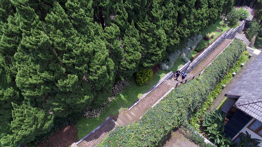 Puteri Gunung Hotel Lembang Ngoại thất bức ảnh