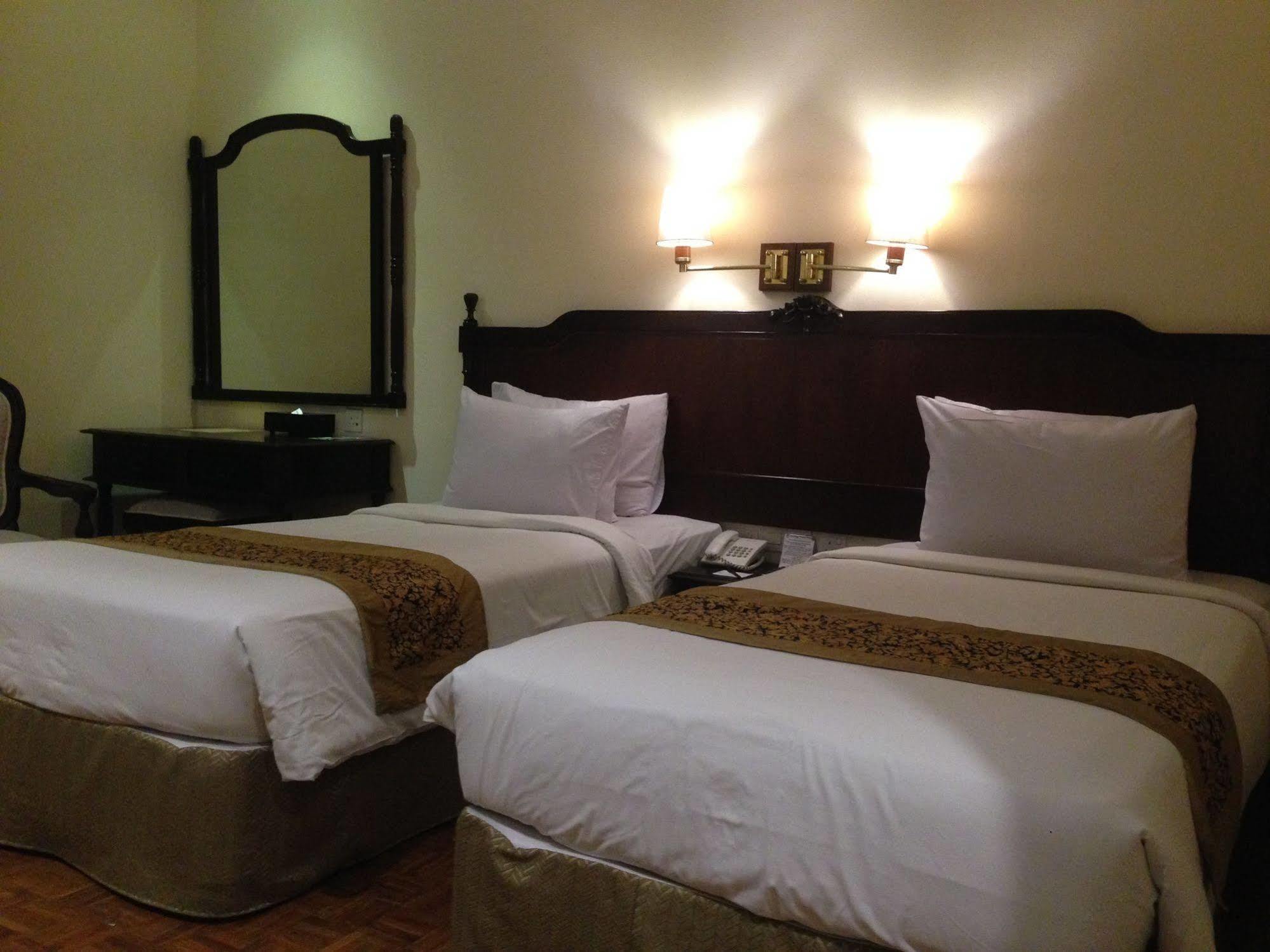 Puteri Gunung Hotel Lembang Ngoại thất bức ảnh